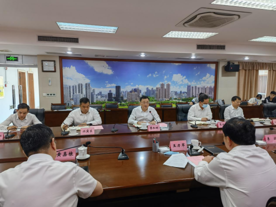 來(lái)賓市與皇氏集團(tuán)、華能舉行200萬(wàn)千瓦農(nóng)光牧儲(chǔ)大基地項(xiàng)目推進(jìn)座談會(huì)