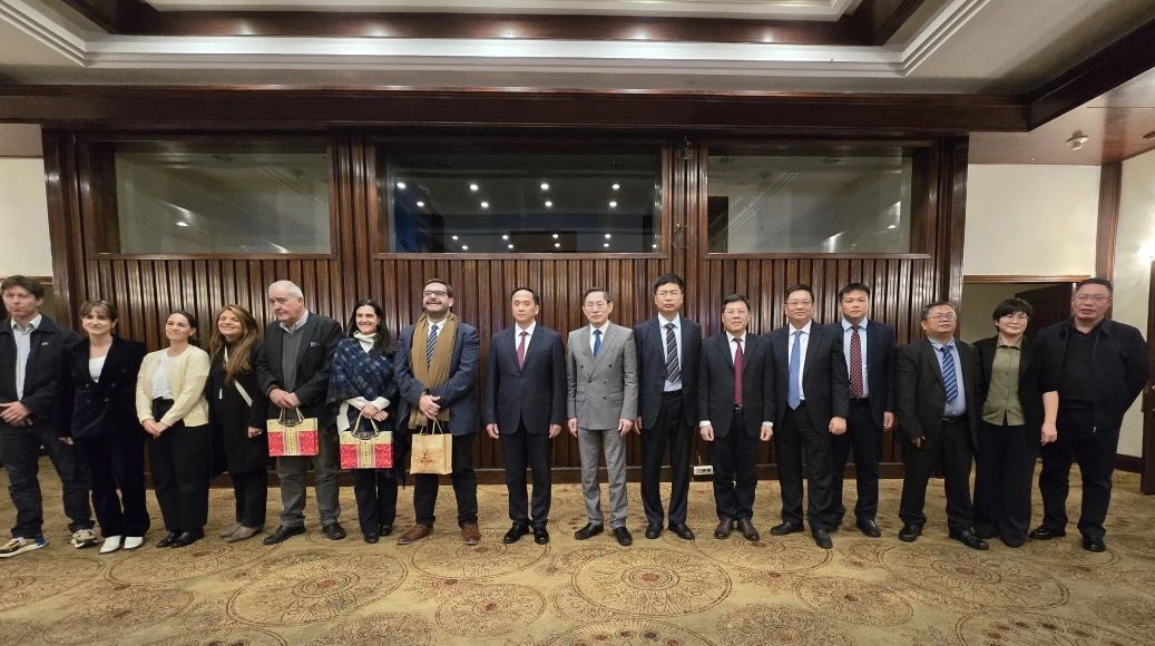 黃嘉棣董事長隨廣西壯族自治區(qū)政府代表團(tuán)訪問烏拉圭，并應(yīng)邀參加相關(guān)活動(dòng)